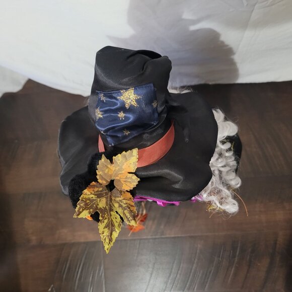 Halloween Witch Sorciere Decoration With Hat & Broom - Picture 11 of 12